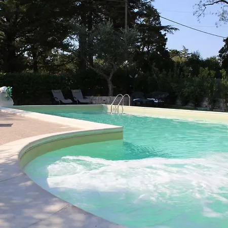 לינה וארוחת בוקר Domus Relax 4*